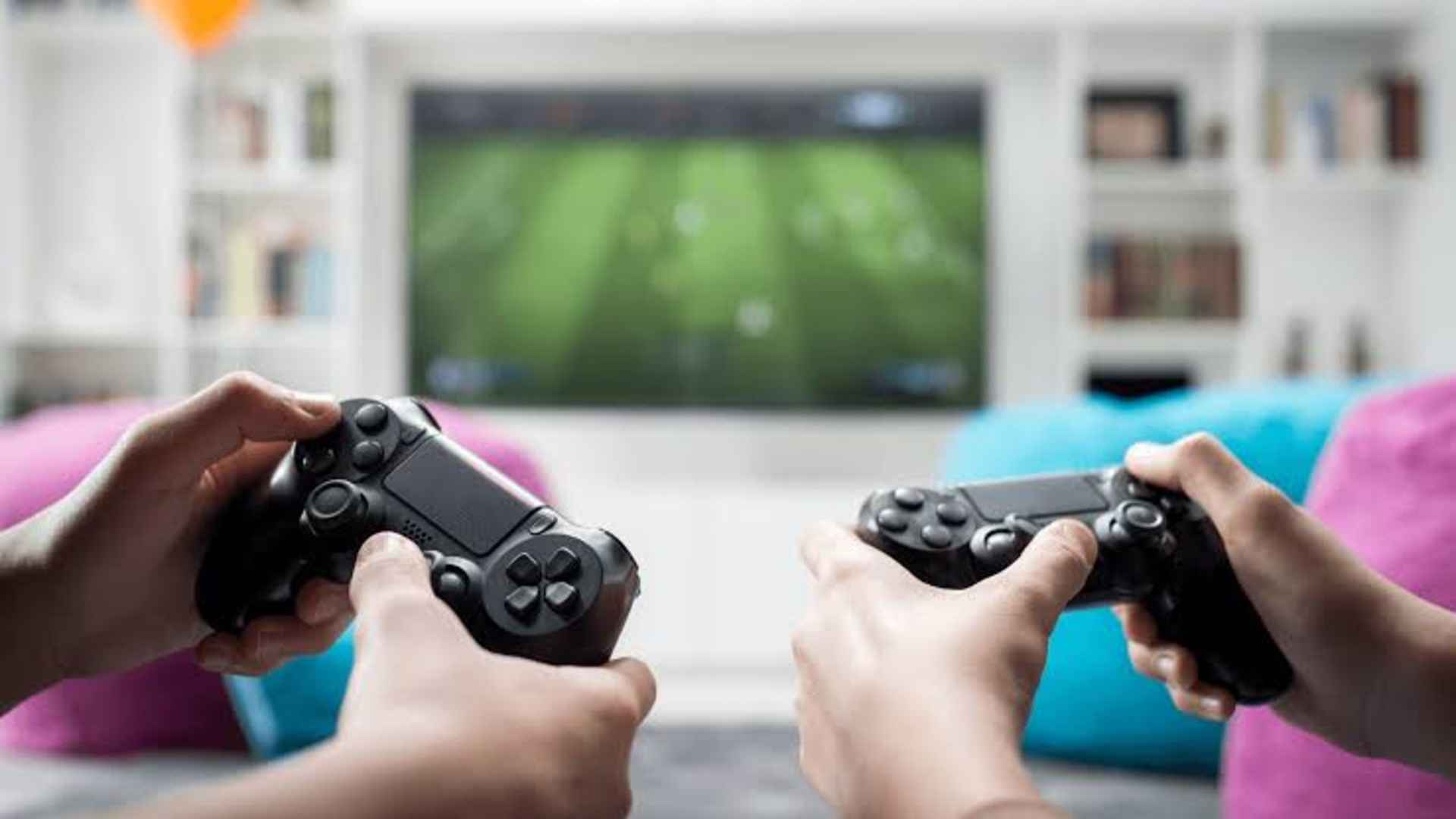 Live Dealer Gaming with Enhanced Live Communication